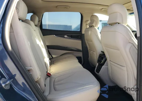 2019 Lincoln Nautilus Reserve z USA, uszkodzony, nr VIN 2LMPJ8L91KBL41641